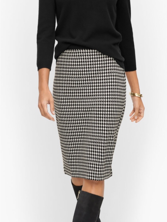 Banana Republic Dresses & Skirts - Banana Republic pencil skirt, black and ivory hounds tooth,